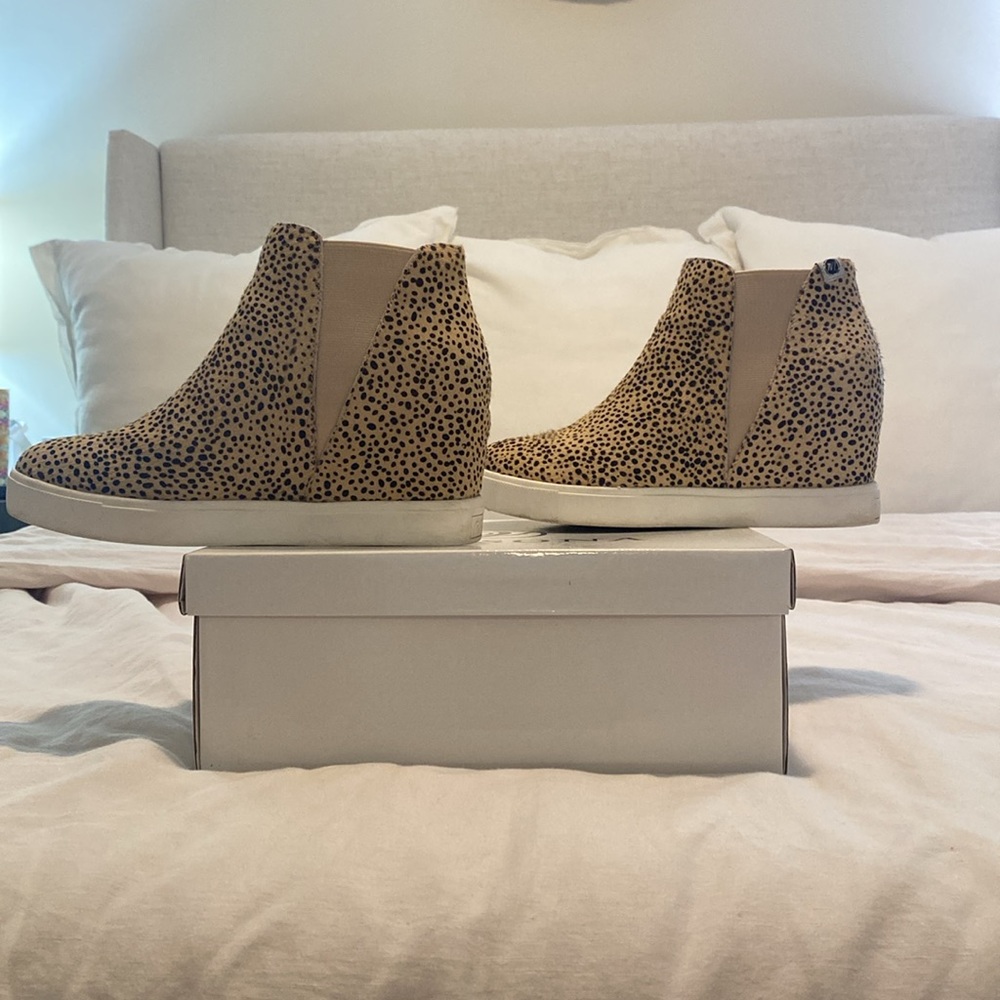 Leopard print tan and black booties